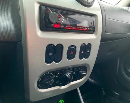 Сірий Дачія Logan, об'ємом двигуна 1.5 л та пробігом 190 тис. км за 6500 $, фото 18 на Automoto.ua