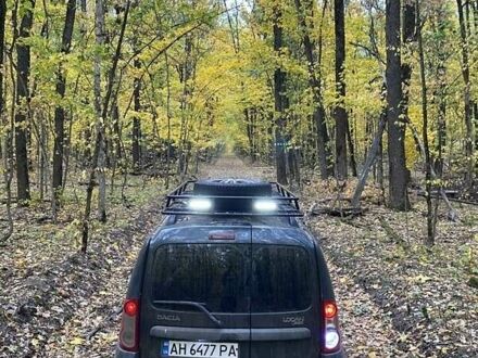 Серый Дачия Логан, объемом двигателя 1.6 л и пробегом 212 тыс. км за 4500 $, фото 1 на Automoto.ua