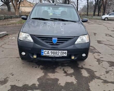 Серый Дачия Логан, объемом двигателя 1.4 л и пробегом 318 тыс. км за 2750 $, фото 1 на Automoto.ua