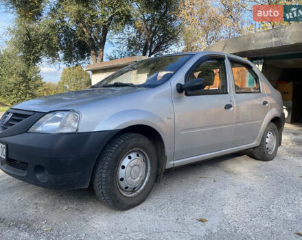 Серый Дачия Логан, объемом двигателя 1.4 л и пробегом 150 тыс. км за 4700 $, фото 1 на Automoto.ua