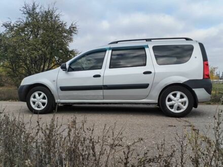 Серый Дачия Логан, объемом двигателя 1.6 л и пробегом 375 тыс. км за 4000 $, фото 1 на Automoto.ua