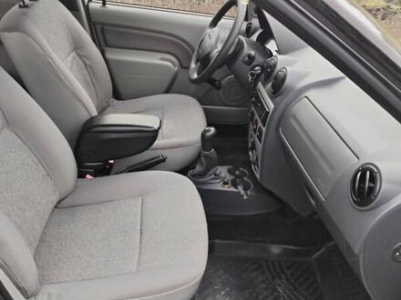 Серый Дачия Логан, объемом двигателя 1.6 л и пробегом 375 тыс. км за 4000 $, фото 1 на Automoto.ua