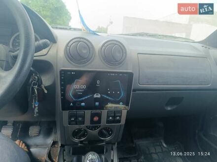 Серый Дачия Логан, объемом двигателя 1.6 л и пробегом 315 тыс. км за 3922 $, фото 1 на Automoto.ua