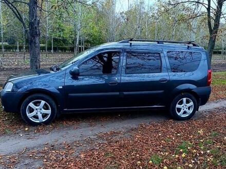 Серый Дачия Логан, объемом двигателя 1.6 л и пробегом 19 тыс. км за 5500 $, фото 1 на Automoto.ua