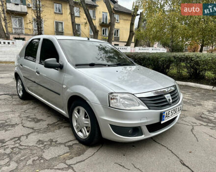 Дачия Логан 2008 в Каменское - Днепродзержинск на Automoto.ua Серый Дачия Логан, объемом двигателя 1.39 л и пробегом 165 тыс. км за 4600 $, фото 1 на Automoto.ua