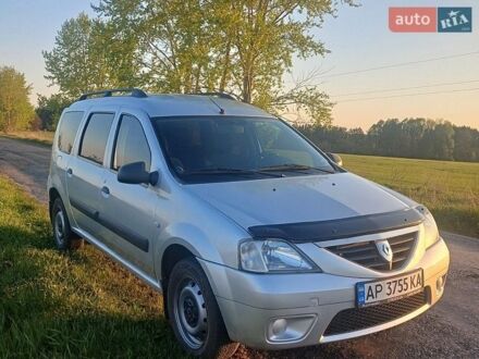 Серый Дачия Логан, объемом двигателя 1.6 л и пробегом 180 тыс. км за 5600 $, фото 1 на Automoto.ua