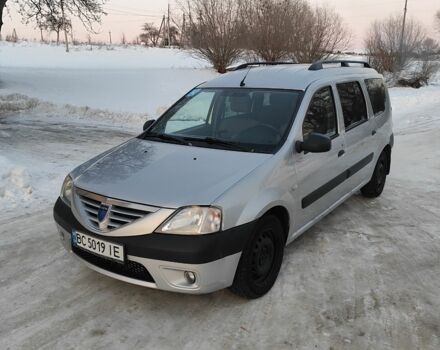 Серый Дачия Логан, объемом двигателя 1.5 л и пробегом 330 тыс. км за 3800 $, фото 1 на Automoto.ua