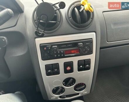 Дачія Logan 2005 у Києві на Automoto.ua Синій Дачія Logan, об'ємом двигуна 1.4 л та пробігом 180 тис. км за 3000 $, фото 1 на Automoto.ua