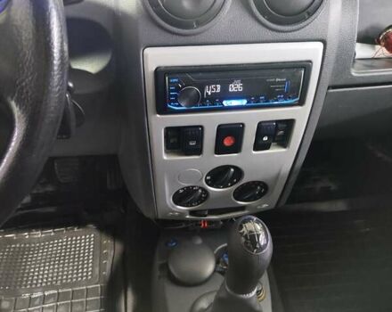 Синий Дачия Логан, объемом двигателя 1.39 л и пробегом 275 тыс. км за 2000 $, фото 10 на Automoto.ua