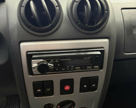 Синий Дачия Логан, объемом двигателя 1.6 л и пробегом 195 тыс. км за 5600 $, фото 24 на Automoto.ua