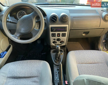 Синий Дачия Логан, объемом двигателя 1.6 л и пробегом 272 тыс. км за 4200 $, фото 6 на Automoto.ua
