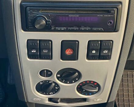 Синий Дачия Логан, объемом двигателя 1.6 л и пробегом 272 тыс. км за 4200 $, фото 4 на Automoto.ua