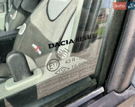 Синий Дачия Логан, объемом двигателя 1.6 л и пробегом 250 тыс. км за 3300 $, фото 13 на Automoto.ua