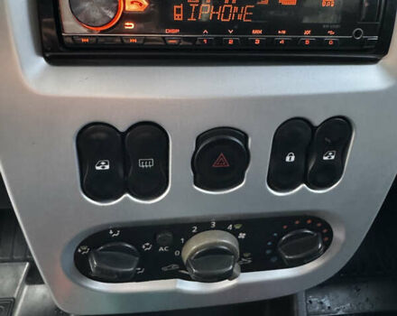 Синий Дачия Логан, объемом двигателя 1.6 л и пробегом 227 тыс. км за 4600 $, фото 8 на Automoto.ua