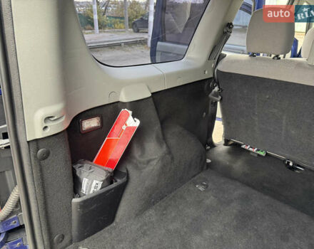 Дачія Logan 2009 у Рівному на Automoto.ua Синій Дачія Logan, об'ємом двигуна 0 л та пробігом 173 тис. км за 5490 $, фото 32 на Automoto.ua