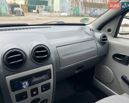Дачія Logan 2009 у Рівному на Automoto.ua Синій Дачія Logan, об'ємом двигуна 0 л та пробігом 173 тис. км за 5490 $, фото 21 на Automoto.ua