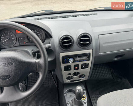 Дачія Logan 2009 у Рівному на Automoto.ua Синій Дачія Logan, об'ємом двигуна 0 л та пробігом 173 тис. км за 5490 $, фото 20 на Automoto.ua