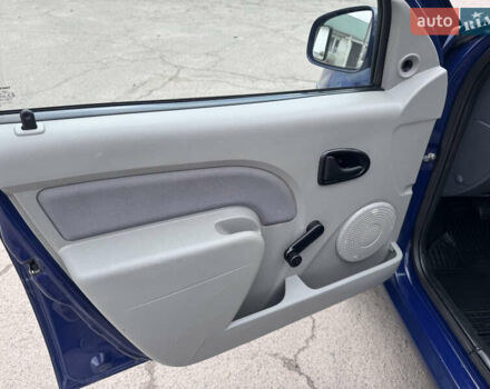 Дачія Logan 2009 у Рівному на Automoto.ua Синій Дачія Logan, об'ємом двигуна 0 л та пробігом 173 тис. км за 5490 $, фото 12 на Automoto.ua