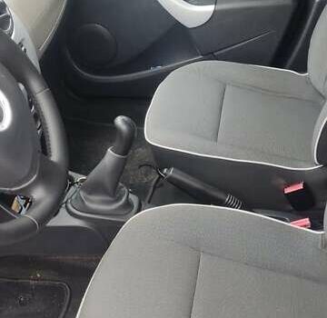 Синий Дачия Логан, объемом двигателя 1.6 л и пробегом 195 тыс. км за 6800 $, фото 6 на Automoto.ua