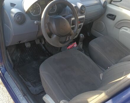 Синий Дачия Логан, объемом двигателя 1.5 л и пробегом 180 тыс. км за 4000 $, фото 5 на Automoto.ua