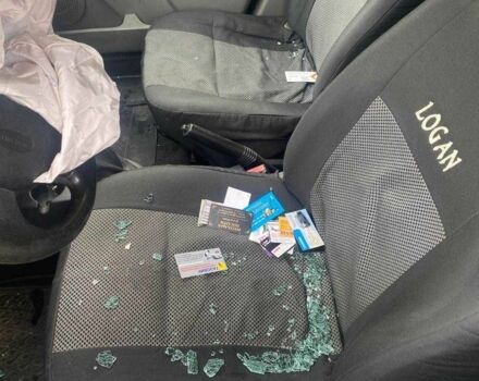 Синій Дачія Logan, об'ємом двигуна 1.6 л та пробігом 280 тис. км за 2000 $, фото 4 на Automoto.ua