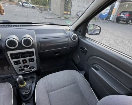 Синий Дачия Логан, объемом двигателя 1.6 л и пробегом 350 тыс. км за 5700 $, фото 17 на Automoto.ua