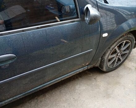 Зеленый Дачия Логан, объемом двигателя 1.4 л и пробегом 305 тыс. км за 2800 $, фото 5 на Automoto.ua