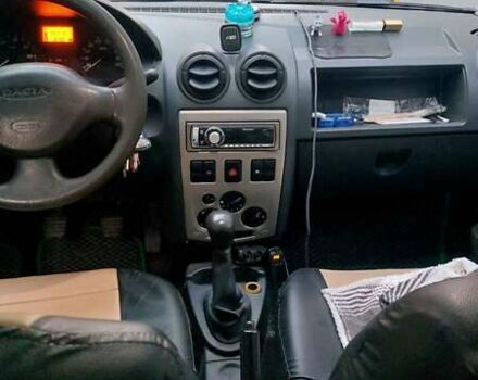 Зелений Дачія Logan, об'ємом двигуна 1.39 л та пробігом 305 тис. км за 3000 $, фото 3 на Automoto.ua