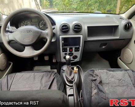 Зеленый Дачия Логан, объемом двигателя 1.6 л и пробегом 300 тыс. км за 3500 $, фото 2 на Automoto.ua