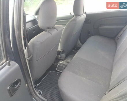 Зеленый Дачия Логан, объемом двигателя 1.4 л и пробегом 340 тыс. км за 2600 $, фото 2 на Automoto.ua