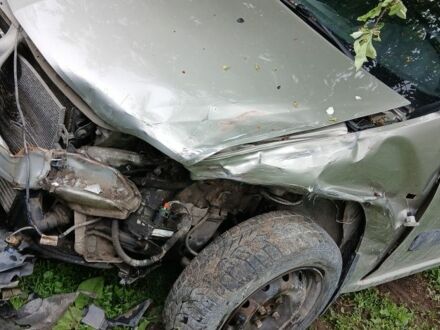 Дачия Логан 2012 в Каменце-Подольском на Automoto.ua Зеленый Дачия Логан, объемом двигателя 1 л и пробегом 250 тыс. км за 2300 $, фото 1 на Automoto.ua