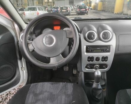Дачія Sandero 2008 у Рожище на Automoto.ua Білий Дачія Sandero, об'ємом двигуна 1.6 л та пробігом 240 тис. км за 4250 $, фото 9 на Automoto.ua
