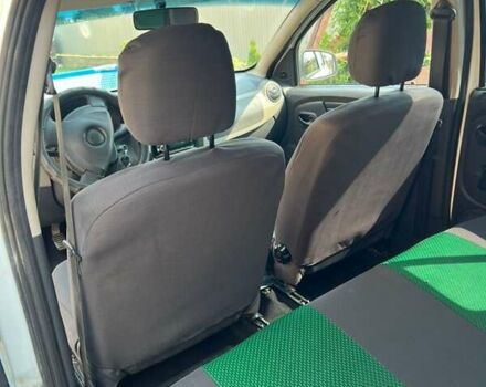 Білий Дачія Sandero, об'ємом двигуна 1.4 л та пробігом 335 тис. км за 3500 $, фото 3 на Automoto.ua