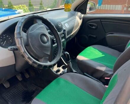 Білий Дачія Sandero, об'ємом двигуна 1.4 л та пробігом 335 тис. км за 3500 $, фото 4 на Automoto.ua