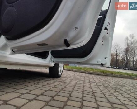 Белый Дачия Сандеро, объемом двигателя 1.4 л и пробегом 166 тыс. км за 4550 $, фото 20 на Automoto.ua