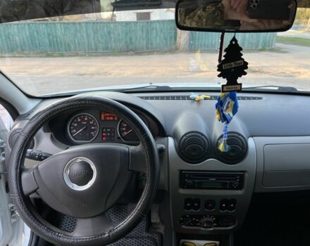 Белый Дачия Сандеро, объемом двигателя 1.1 л и пробегом 245 тыс. км за 4200 $, фото 6 на Automoto.ua