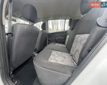 Белый Дачия Сандеро, объемом двигателя 1.2 л и пробегом 184 тыс. км за 4400 $, фото 17 на Automoto.ua