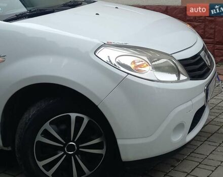 Білий Дачія Sandero, об'ємом двигуна 1.2 л та пробігом 160 тис. км за 4299 $, фото 18 на Automoto.ua