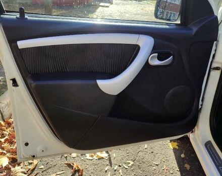 Дачия Сандеро 2009 в Днепре (Днепропетровске) на Automoto.ua Белый Дачия Сандеро, объемом двигателя 1.39 л и пробегом 275 тыс. км за 3700 $, фото 4 на Automoto.ua