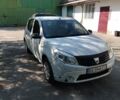 Белый Дачия Сандеро, объемом двигателя 1.39 л и пробегом 330 тыс. км за 2550 $, фото 1 на Automoto.ua