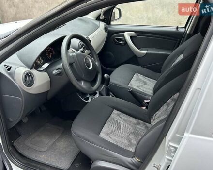 Белый Дачия Сандеро, объемом двигателя 1.2 л и пробегом 187 тыс. км за 4200 $, фото 17 на Automoto.ua