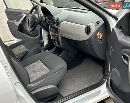 Белый Дачия Сандеро, объемом двигателя 1.2 л и пробегом 187 тыс. км за 4200 $, фото 38 на Automoto.ua