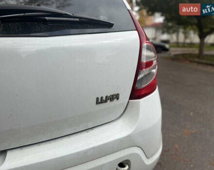 Белый Дачия Сандеро, объемом двигателя 1.39 л и пробегом 220 тыс. км за 4500 $, фото 5 на Automoto.ua