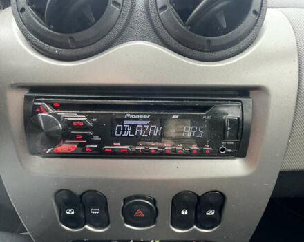 Белый Дачия Сандеро, объемом двигателя 1.2 л и пробегом 184 тыс. км за 4400 $, фото 28 на Automoto.ua