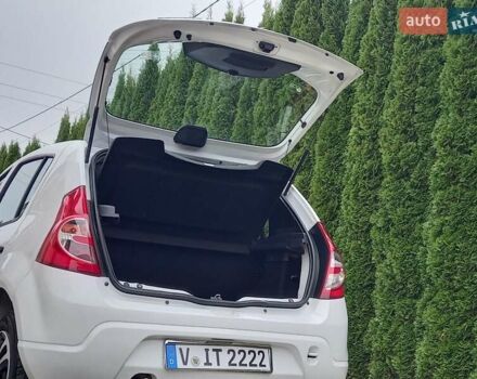 Білий Дачія Sandero, об'ємом двигуна 1.2 л та пробігом 160 тис. км за 4299 $, фото 57 на Automoto.ua