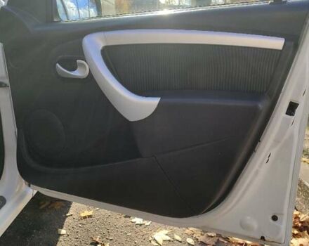 Дачия Сандеро 2009 в Днепре (Днепропетровске) на Automoto.ua Белый Дачия Сандеро, объемом двигателя 1.39 л и пробегом 275 тыс. км за 3700 $, фото 2 на Automoto.ua