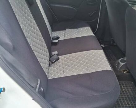 Білий Дачія Sandero, об'ємом двигуна 1.4 л та пробігом 227 тис. км за 3700 $, фото 6 на Automoto.ua