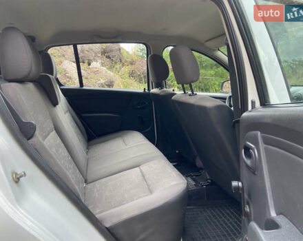 Білий Дачія Sandero, об'ємом двигуна 1.39 л та пробігом 225 тис. км за 3200 $, фото 15 на Automoto.ua