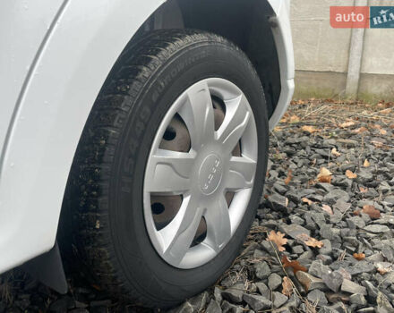 Белый Дачия Сандеро, объемом двигателя 1.2 л и пробегом 184 тыс. км за 4400 $, фото 12 на Automoto.ua