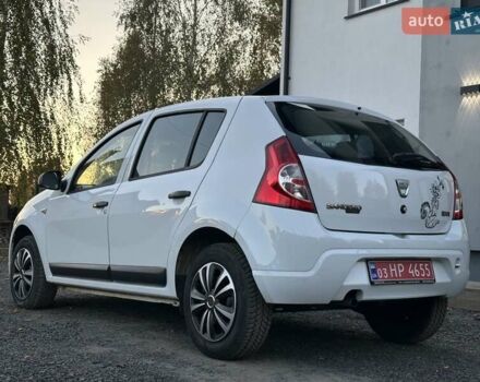 Дачия Сандеро 2009 в Любешов на Automoto.ua Белый Дачия Сандеро, объемом двигателя 1.4 л и пробегом 107 тыс. км за 4550 $, фото 5 на Automoto.ua